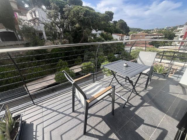 Piso en alquiler en avenida Del Cavall Bernat, Castell Platja d´Aro, de 70 m² 2 habitaciones por 5.100