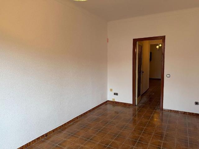 Piso en alquiler en avenida Dels Quinze, Barcelona, de 93 m² 3 habitaciones por 1.030