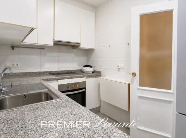 Piso en alquiler en Avenida Federico Soto, pleno centro de Alicante — 1.300 €/mes