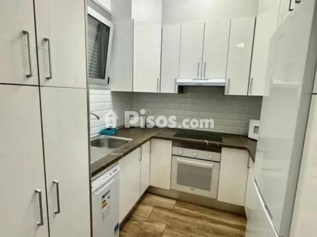 Piso en alquiler en Avenida Islas Canarias, cerca de Calle Manuel De Falla