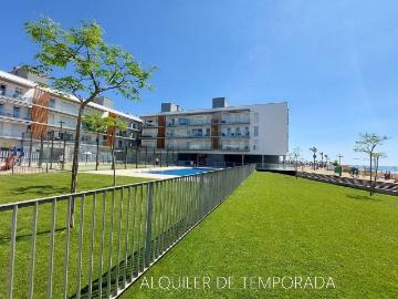Piso en alquiler en avenida Jaume I, Cubelles, de 67 m² 2 habitaciones por 955