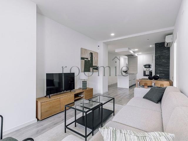 Piso en alquiler en avenida Meridiana, Barcelona, de 70 m² 3 habitaciones por 1.895