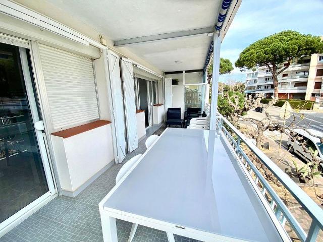 Piso en alquiler en avenida Tomàs Victòria, Cambrils, de 57 m² 2 habitaciones por 1.200