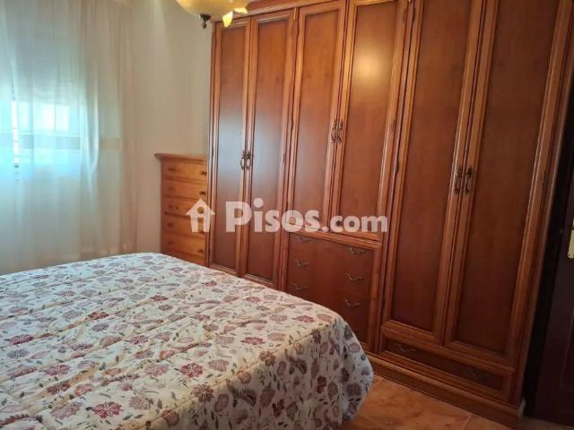 Piso en alquiler en Alcampo