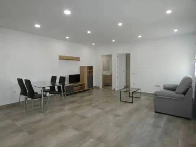Piso en alquiler en Almagro