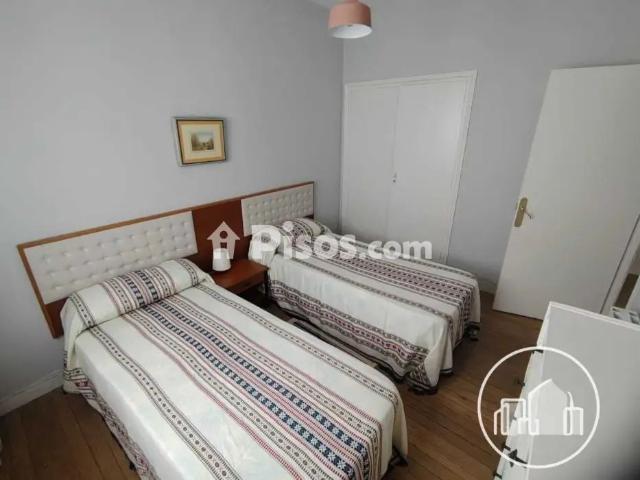 Piso en alquiler en Alquiler Piso Julio y Agosto