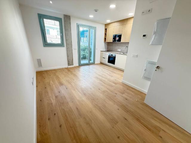 Piso en Alquiler en Ametllers Poble Sec