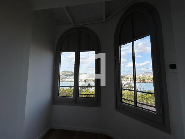 Piso en alquiler en Barcelona Ciutat Vella PISO ALTO CON MARAVILLOSAS VISTAS AL MAR