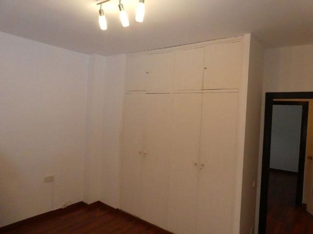 Piso en alquiler en calle Dels Caponata, Barcelona, de 65 m² 2 habitaciones por 1.351
