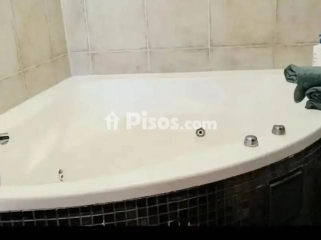 Piso en alquiler en Benalmádena