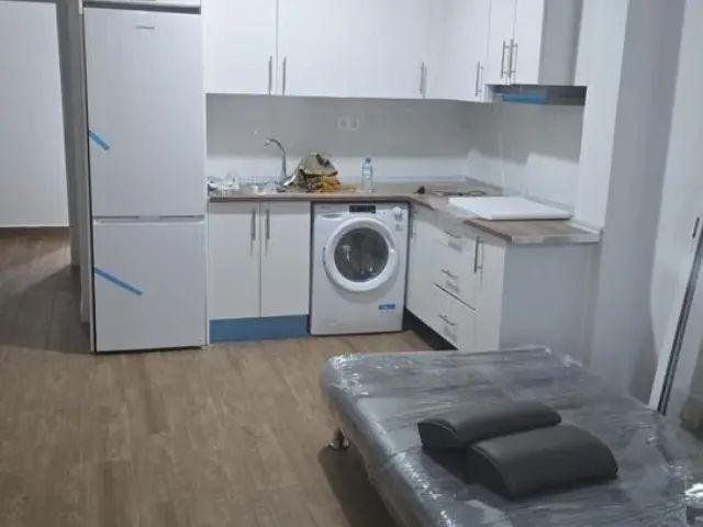 Piso en alquiler en Cuatro Caminos