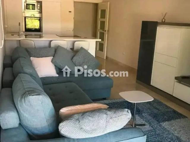 Piso en alquiler en Calle Muñiz, cerca de Calle Rita Hayworth