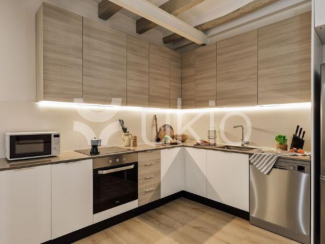 Piso en alquiler en calle Major de Sarrià, Barcelona, de 74 m² 2 habitaciones por 2.730