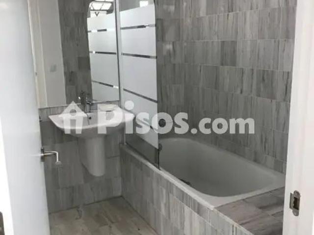 Piso en alquiler en Calle Manuel Trillo De Leyva