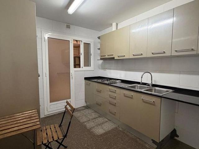 Piso en alquiler en calle Maragarida Xirgu, Badalona, de 110 m² 4 habitaciones por 1.027