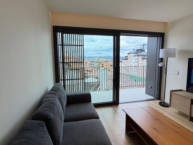 Piso en alquiler en calle Mossèn Josep Gudiol, Vic, de 67 m² 2 habitaciones por 995