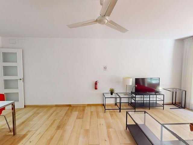 Piso en alquiler en calle Numància, Barcelona, de 140 m² 4 habitaciones por 2.024