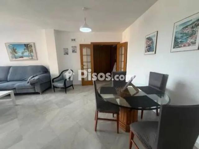 Piso en alquiler en Calle Nerja