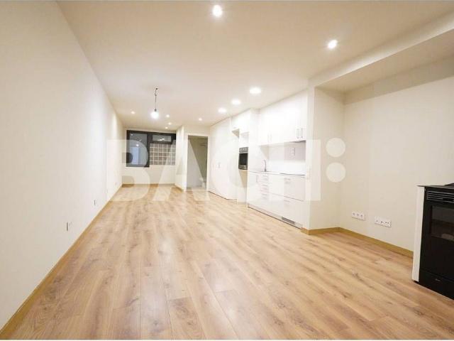 Piso en alquiler en calle Nou, Vic, de 70 m² 1 habitación por 721