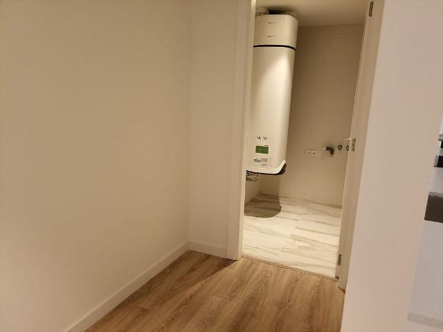 Piso en alquiler en calle Nou, Girona, de 81 m² 2 habitaciones por 1.750