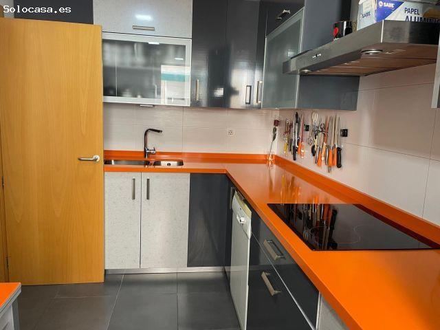 Piso en Alquiler en Calle Adelfa: Confort, Vistas y Ubicación Estratégica en Granada