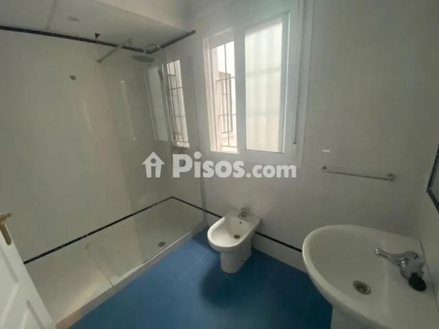 Piso en alquiler en Calle Alcázares
