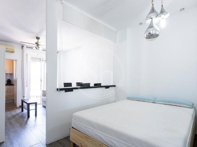 Piso en alquiler en calle Anna Maria Martínez Sagi, Sant Joan Despí, de 28 m² 1 habitación por 1.250