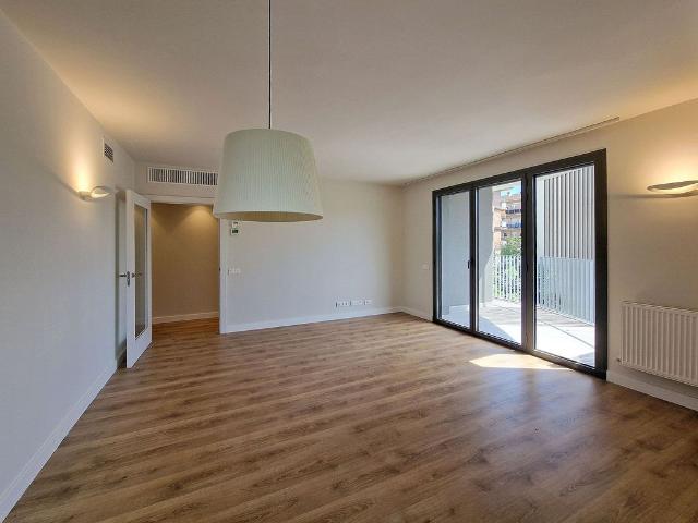 Piso en alquiler en calle Antón Agullana, Girona, de 84 m² 3 habitaciones por 1.700