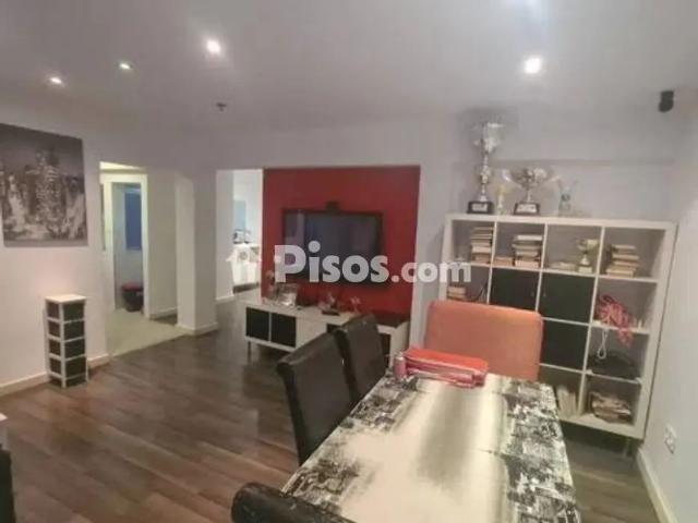 Piso en alquiler en Calle Antonio Gala