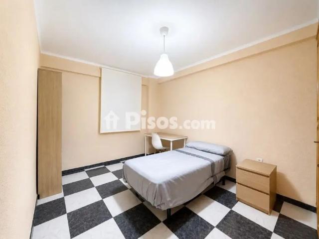 Piso en alquiler en Calle Antonio Maura, 61