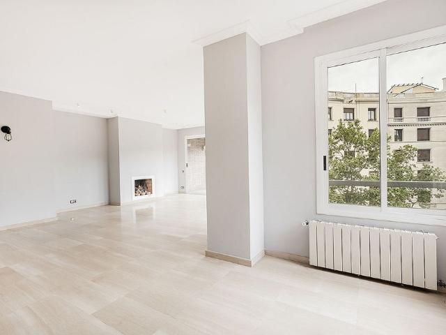 Piso en alquiler en calle Balmes, Barcelona, de 135 m² 3 habitaciones por 2.476