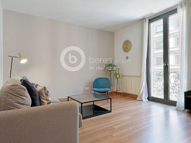 Piso en alquiler en calle Balmes, Barcelona, de 80 m² 2 habitaciones por 2.600