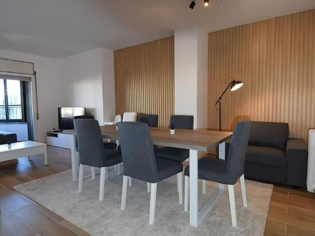 Piso en alquiler en calle Barcelona, Girona, de 110 m² 4 habitaciones por 1.800