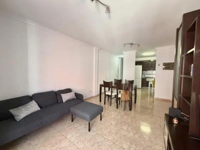Piso en alquiler en Calle Bentaguaire