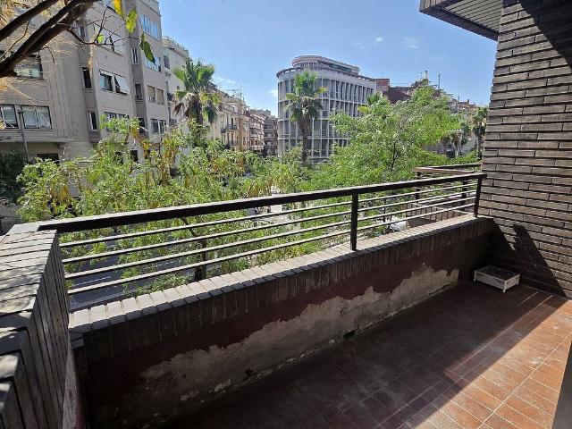 Piso en alquiler en calle Camp, Barcelona, de 106 m² 4 habitaciones por 2.267