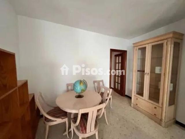 Piso en alquiler en Calle Capitulares