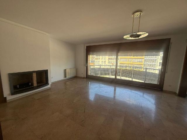 Piso en alquiler en calle Carme, Girona, de 129 m² 4 habitaciones por 1.351