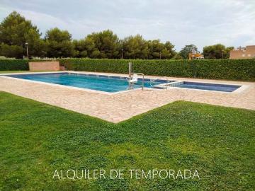 Piso en alquiler en calle Charlie Rivel, Cubelles, de 95 m² 4 habitaciones por 967