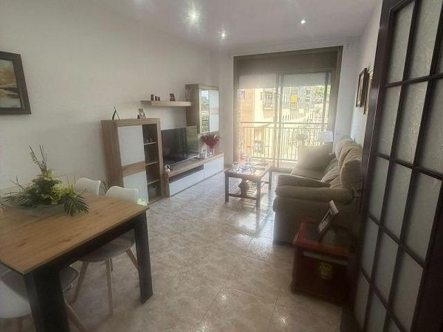 Piso en alquiler en calle Coll I Pujol, Badalona, de 63 m² 3 habitaciones por 724