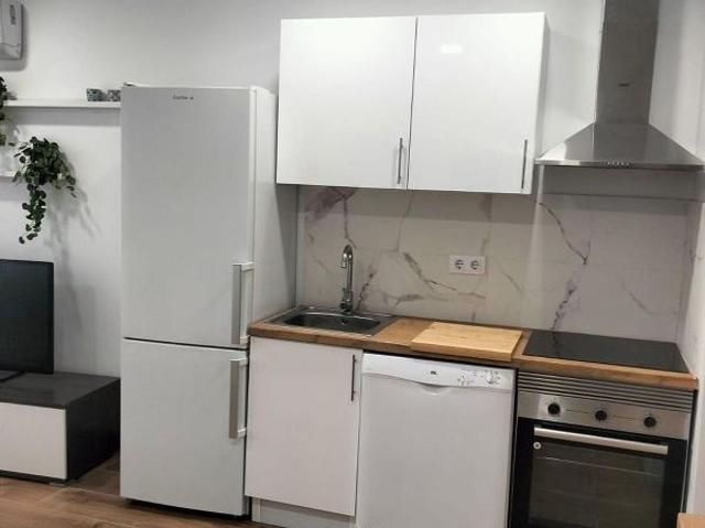 Piso en alquiler en calle Congost del, Hospitalet de Llobregat, L´, de 62 m² 2 habitaciones por 1.200