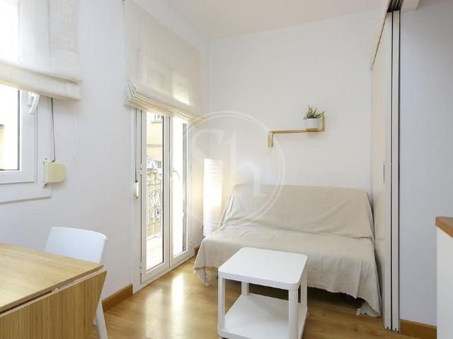 Piso en alquiler en calle D'andrea Dòria, Barcelona, de 26 m² 1 habitación por 1.125