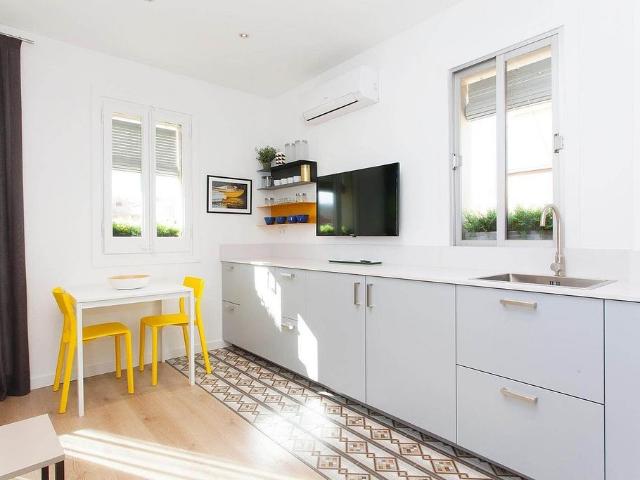 Piso en alquiler en calle D'andrea Dòria, Barcelona, de 32 m² 1 habitación por 1.250