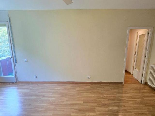 Piso en alquiler en calle D'aribau, Barcelona, de 90 m² 4 habitaciones por 1.722