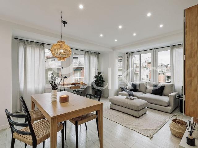 Piso en alquiler en calle D'arimon, Barcelona, de 51 m² 2 habitaciones por 2.440