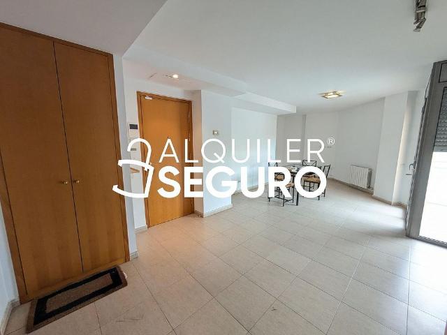 Piso en alquiler en calle De M Aurèlia Capmany, Rubí, de 102 m² 3 habitaciones por 1.095