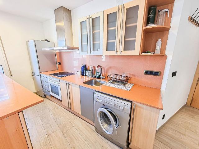 Piso en alquiler en calle De Mandoni, Barcelona, de 71 m² 2 habitaciones por 1.230