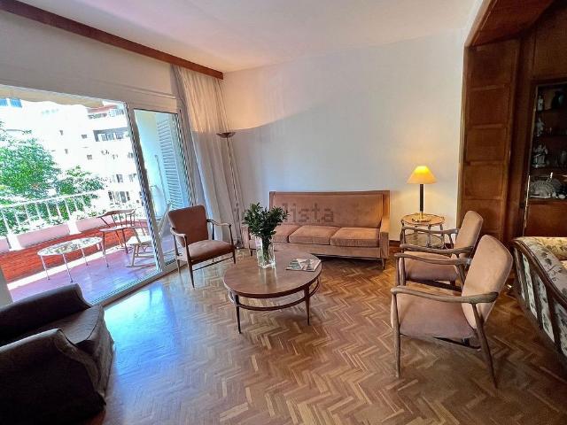 Piso en alquiler en calle De Mandri, Barcelona, de 187 m² 5 habitaciones por 2.600