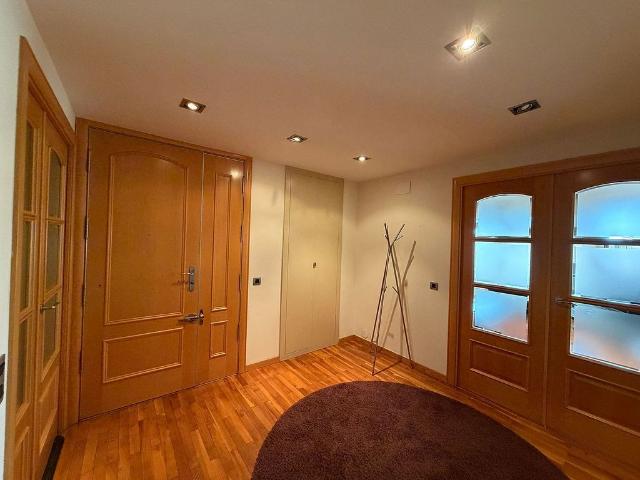 Piso en alquiler en calle De Mandri, Barcelona, de 180 m² 5 habitaciones por 3.125