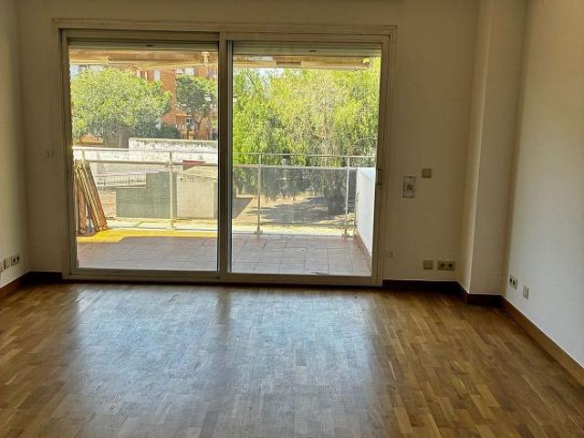 Piso en alquiler en calle De Mandri, Barcelona, de 67 m² 1 habitación por 3.100