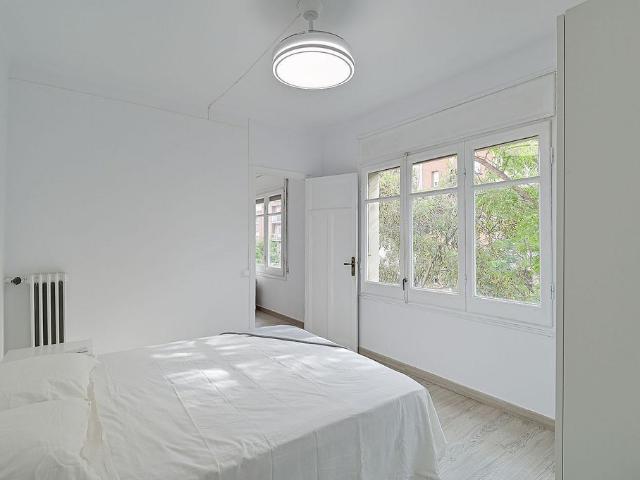 Piso en alquiler en calle De Mandri, Barcelona, de 80 m² 3 habitaciones por 1.800